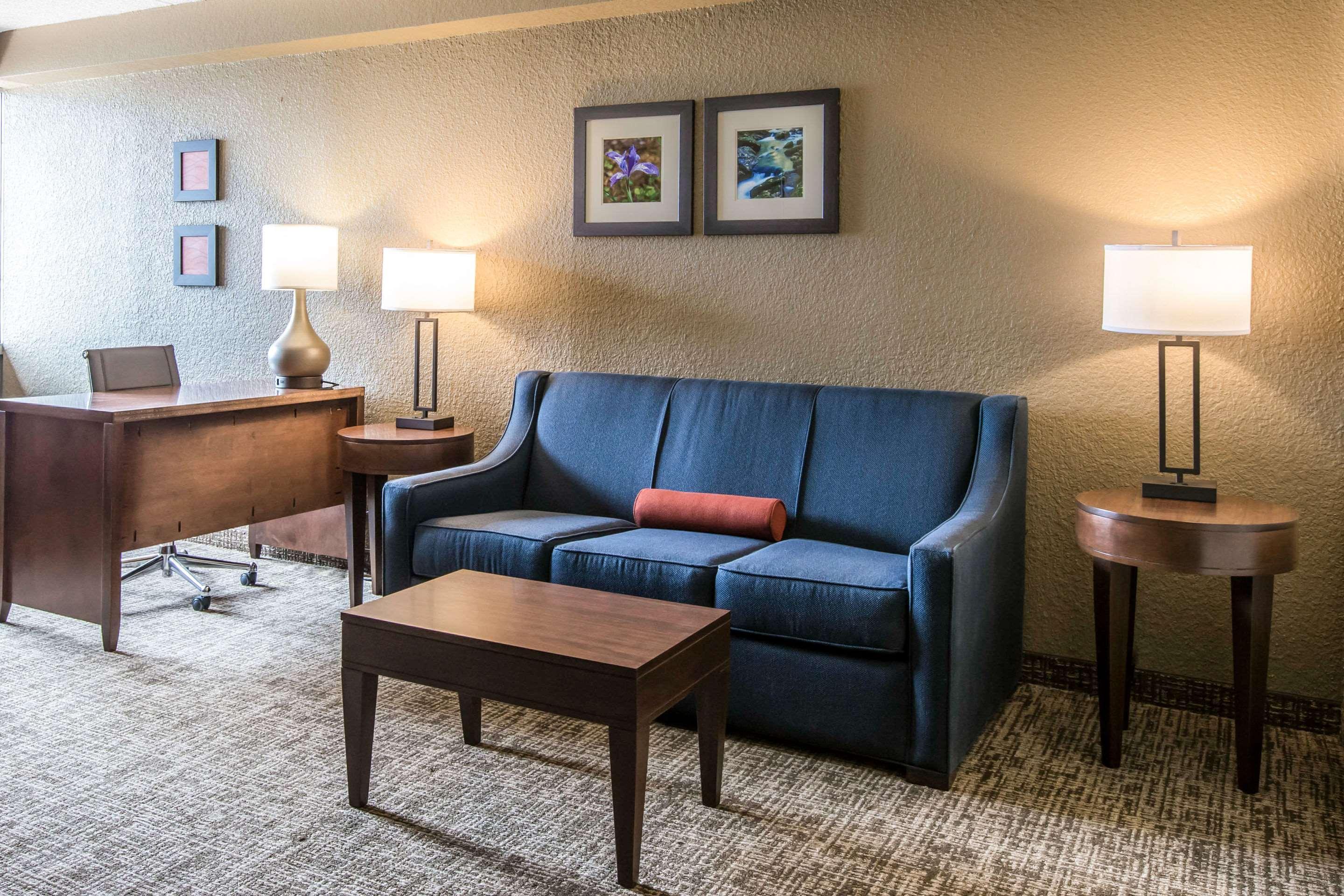 Comfort Inn & Suites Knoxville West Exterior photo